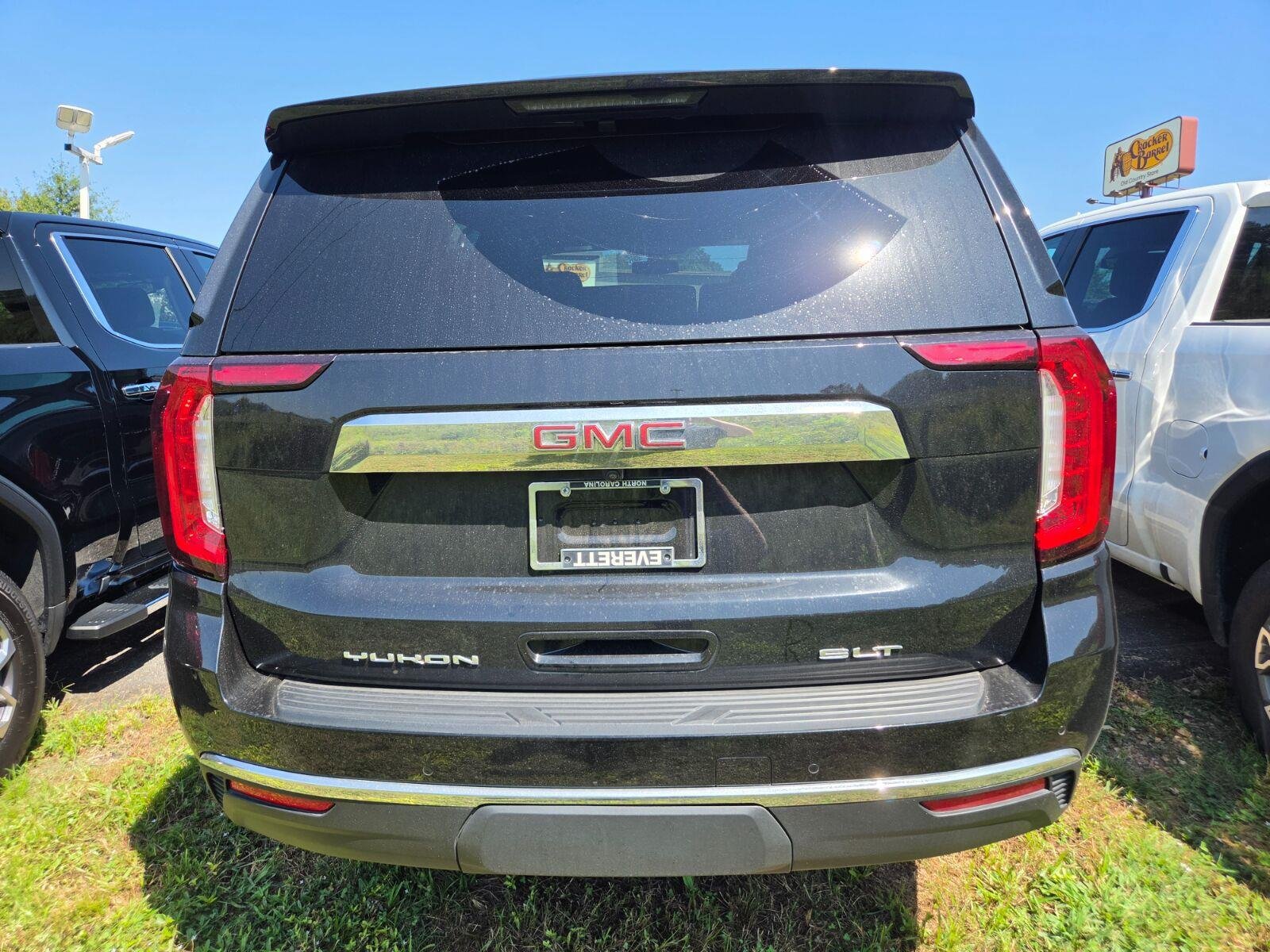 Used 2021 GMC Yukon SLT w/ SLT Premium Package AWD/4WD image 7