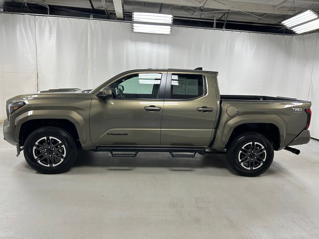 Certified 2025 Toyota Tacoma TRD Sport AWD/4WD image 8