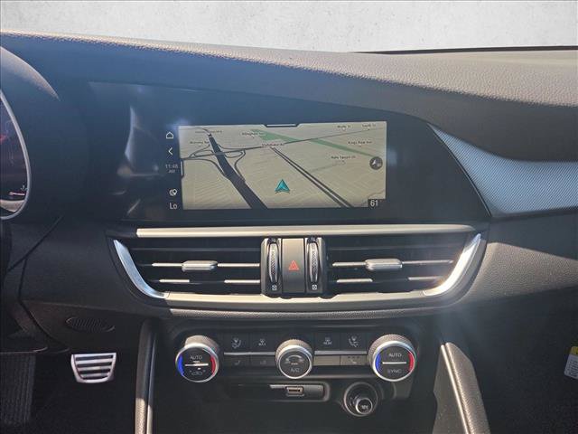 Used 2025 Alfa Romeo Giulia RWD image 15