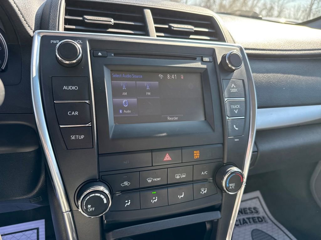 Used 2017 Toyota Camry SE image 25
