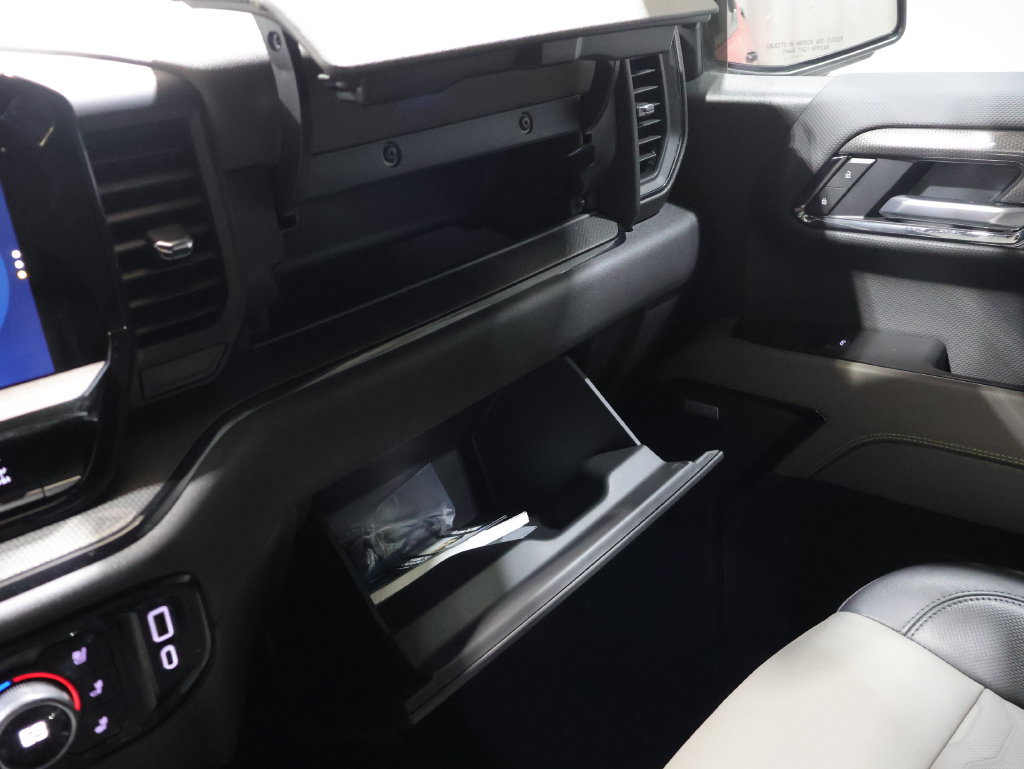 Used 2025 Chevrolet Silverado 1500 ZR2 w/ Technology Package AWD/4WD image 30