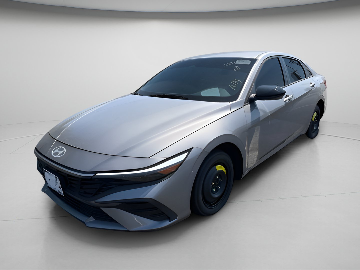 Used 2025 Hyundai Elantra Sport FWD image 2