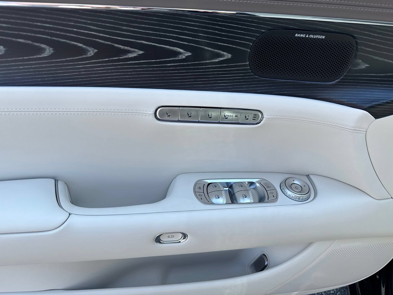 New 2026 Genesis G90 3.5T AWD/4WD image 18