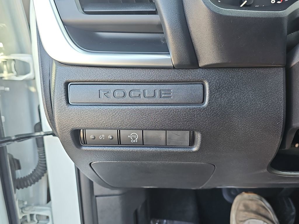 Used 2024 Nissan Rogue S AWD/4WD image 30