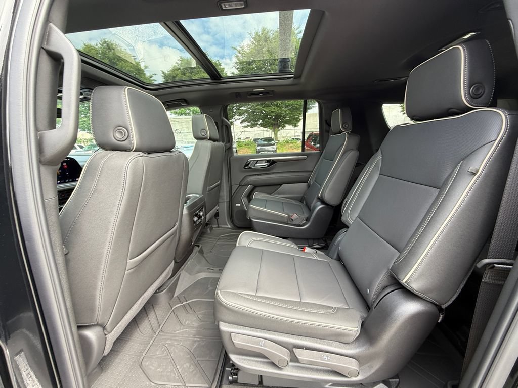 New 2026 Chevrolet Suburban Premier w/ Sun And Tow Package AWD/4WD image 25