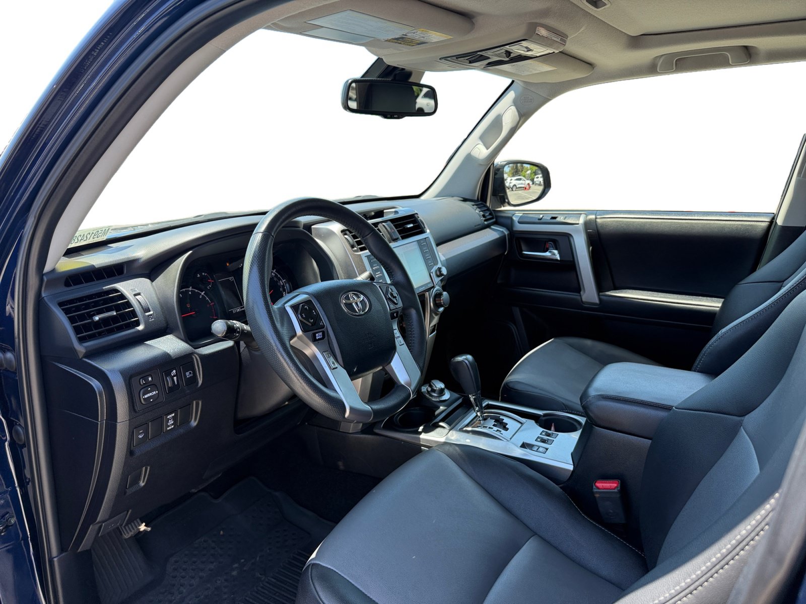Used 2021 Toyota 4Runner SR5 Premium w/ Moonroof Package AWD/4WD image 9