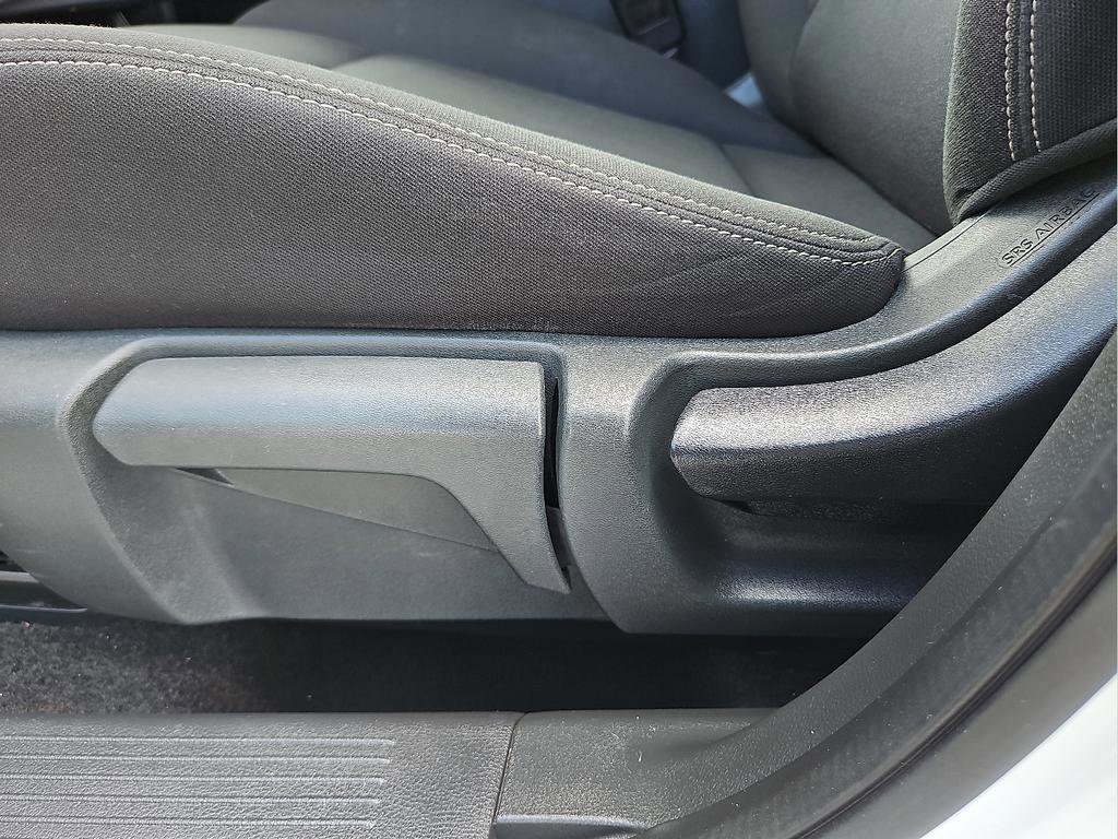 Used 2024 Nissan Rogue S FWD image 14