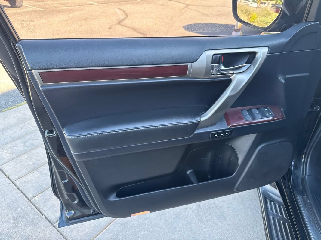 Used 2019 Lexus GX 460 Premium AWD/4WD image 24