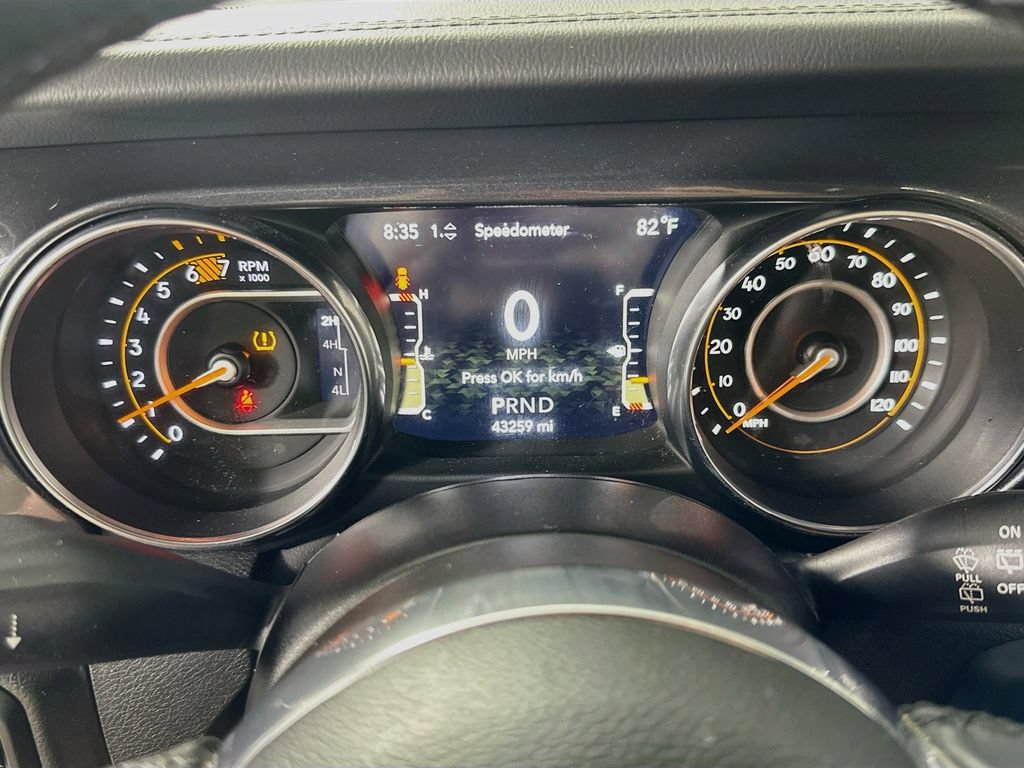 Used 2022 Jeep Wrangler Unlimited Sahara AWD/4WD image 26