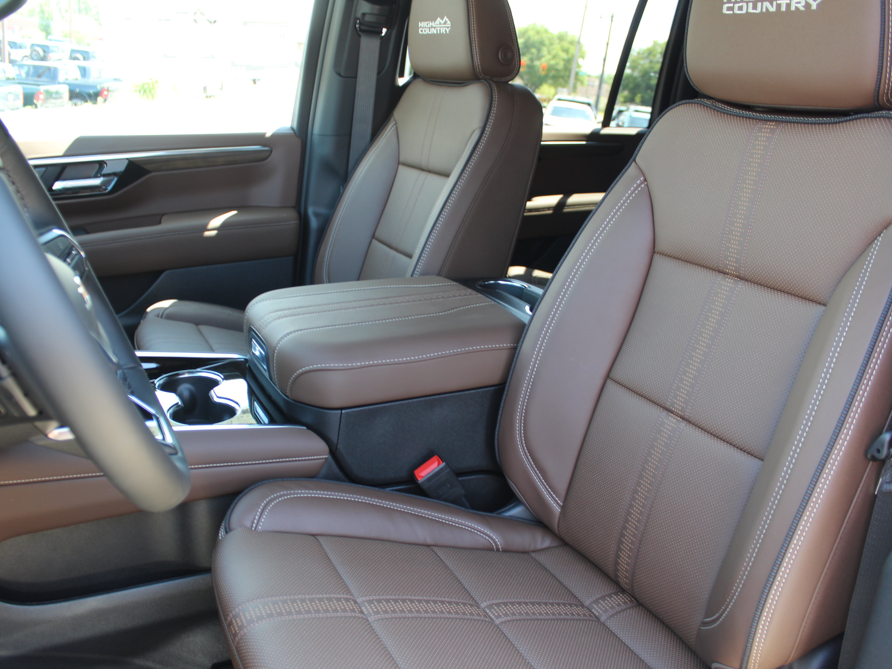 New 2026 Chevrolet Suburban High Country w/ LPO, Illumination Package AWD/4WD image 9