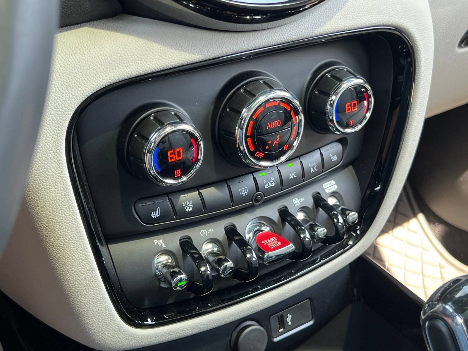 Used 2022 MINI Cooper Clubman John Cooper Works AWD/4WD image 33