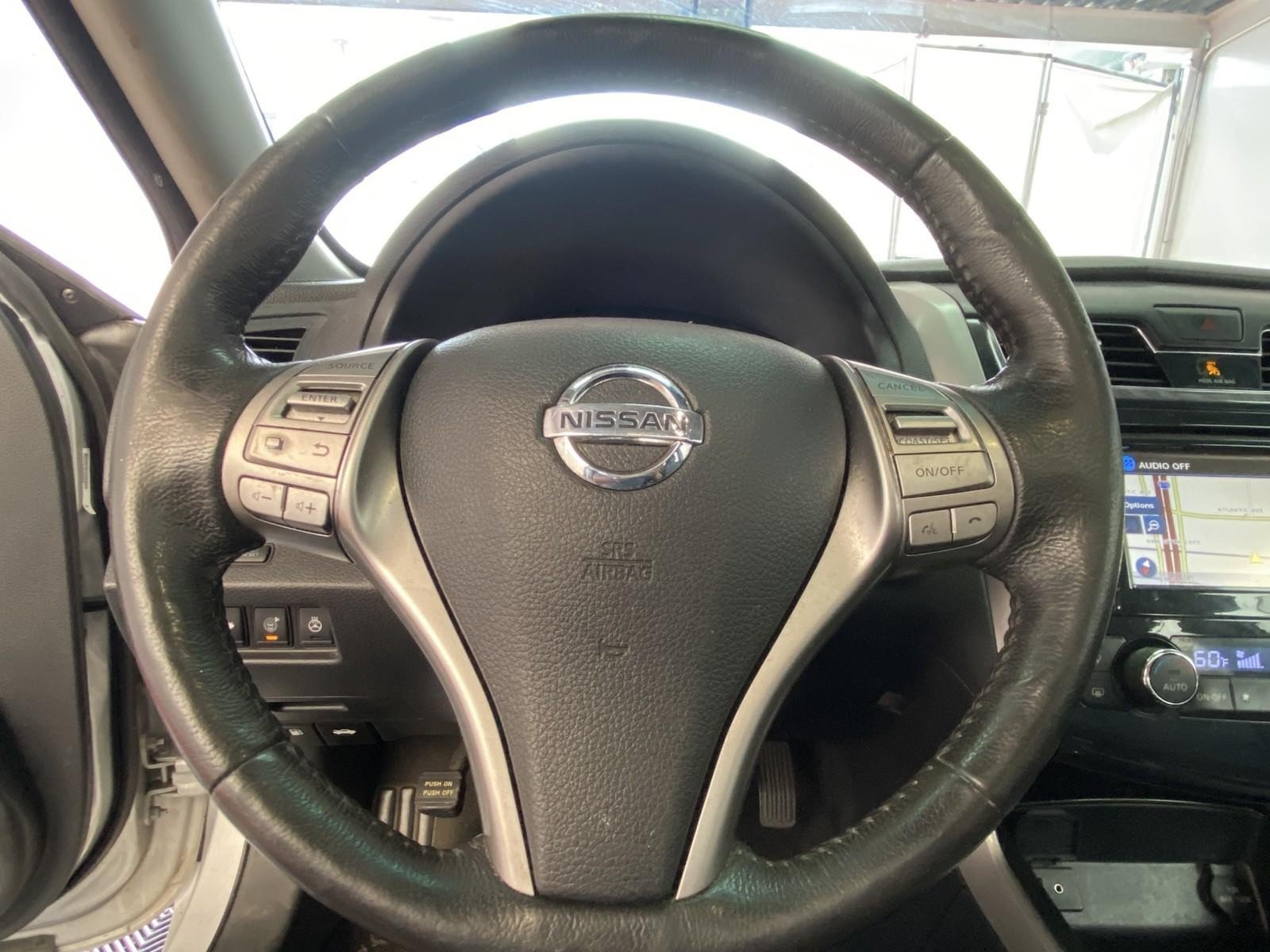 Used 2015 Nissan Altima 2.5 SL w/ Technology Package FWD image 20