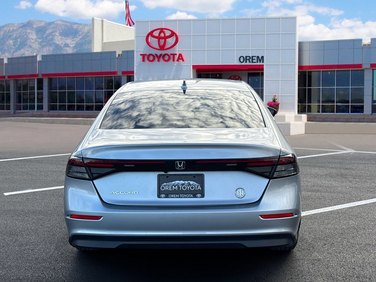 Used 2023 Honda Accord EX image 4