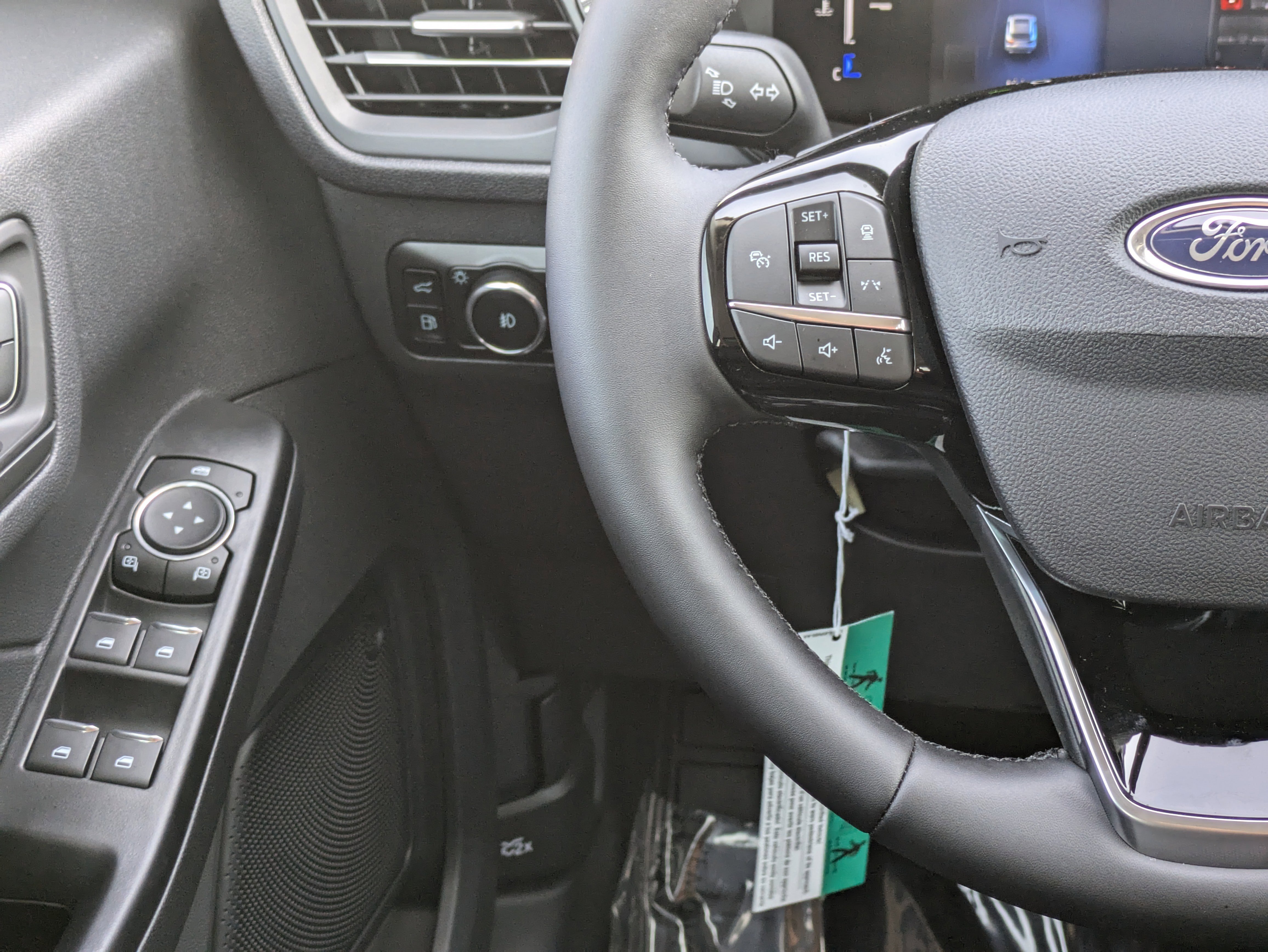 New 2025 Ford Escape SE image 22