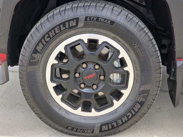 Used 2025 Toyota 4Runner TRD Off-Road image 9