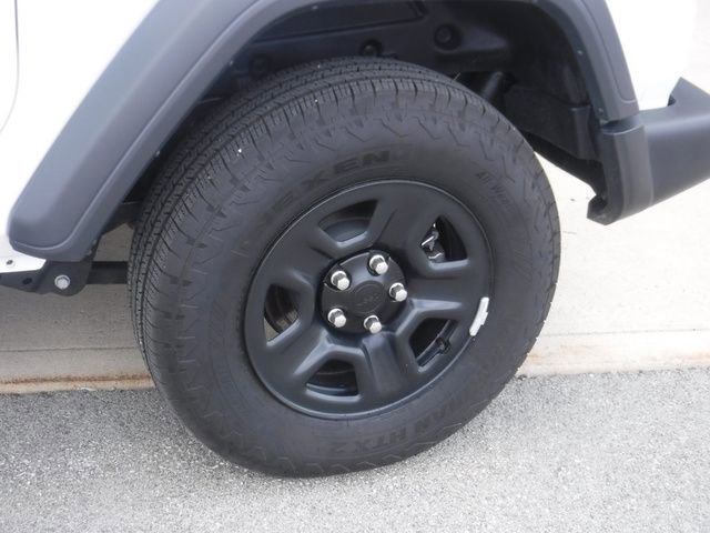 Used 2025 Jeep Wrangler Sport image 3