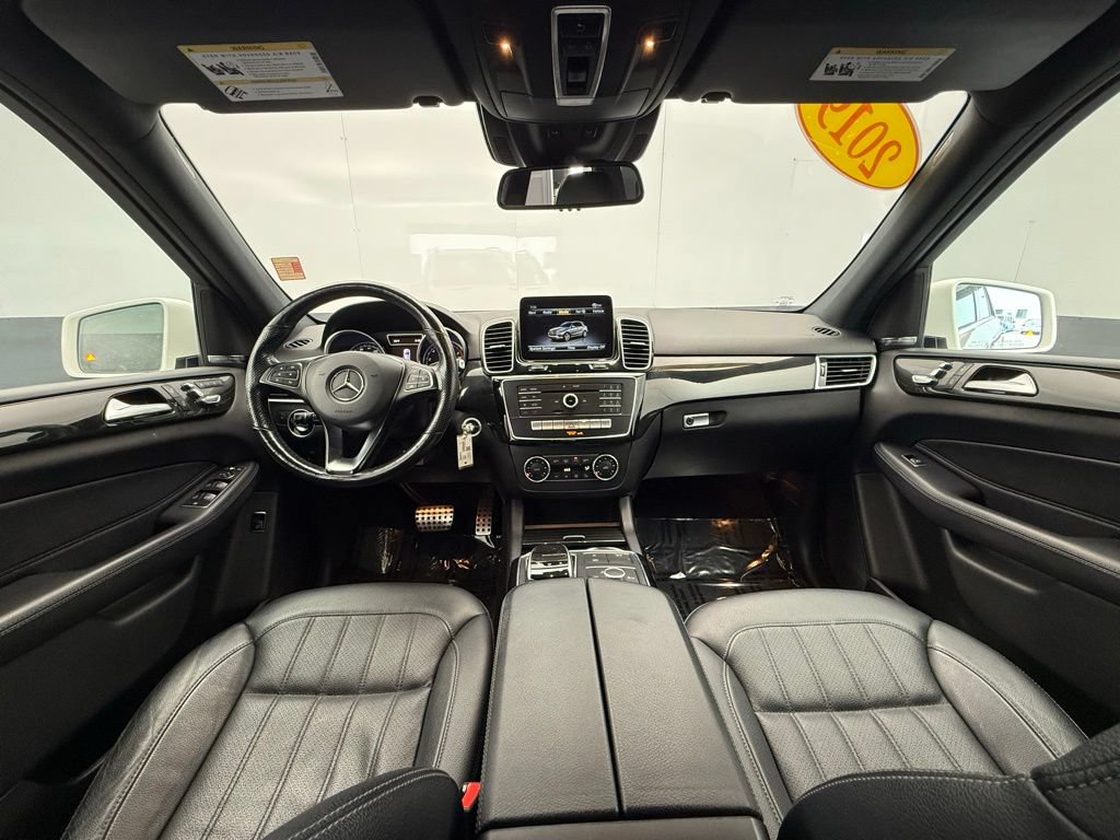 Used 2019 Mercedes-Benz GLE 400 4MATIC w/ Premium 1 Package image 3