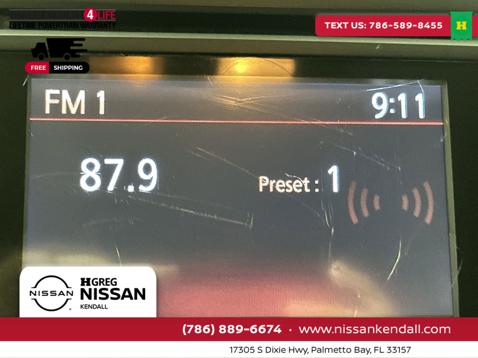 Used 2018 Nissan Titan SV image 20