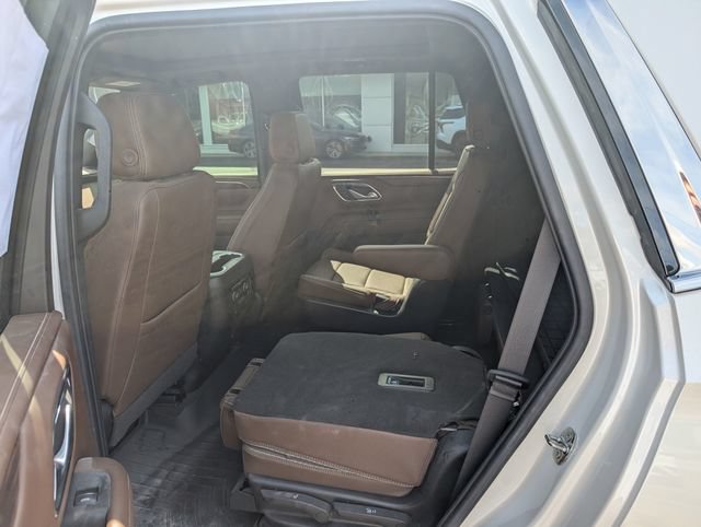 Used 2022 Chevrolet Tahoe High Country w/ Premium Package AWD/4WD image 11