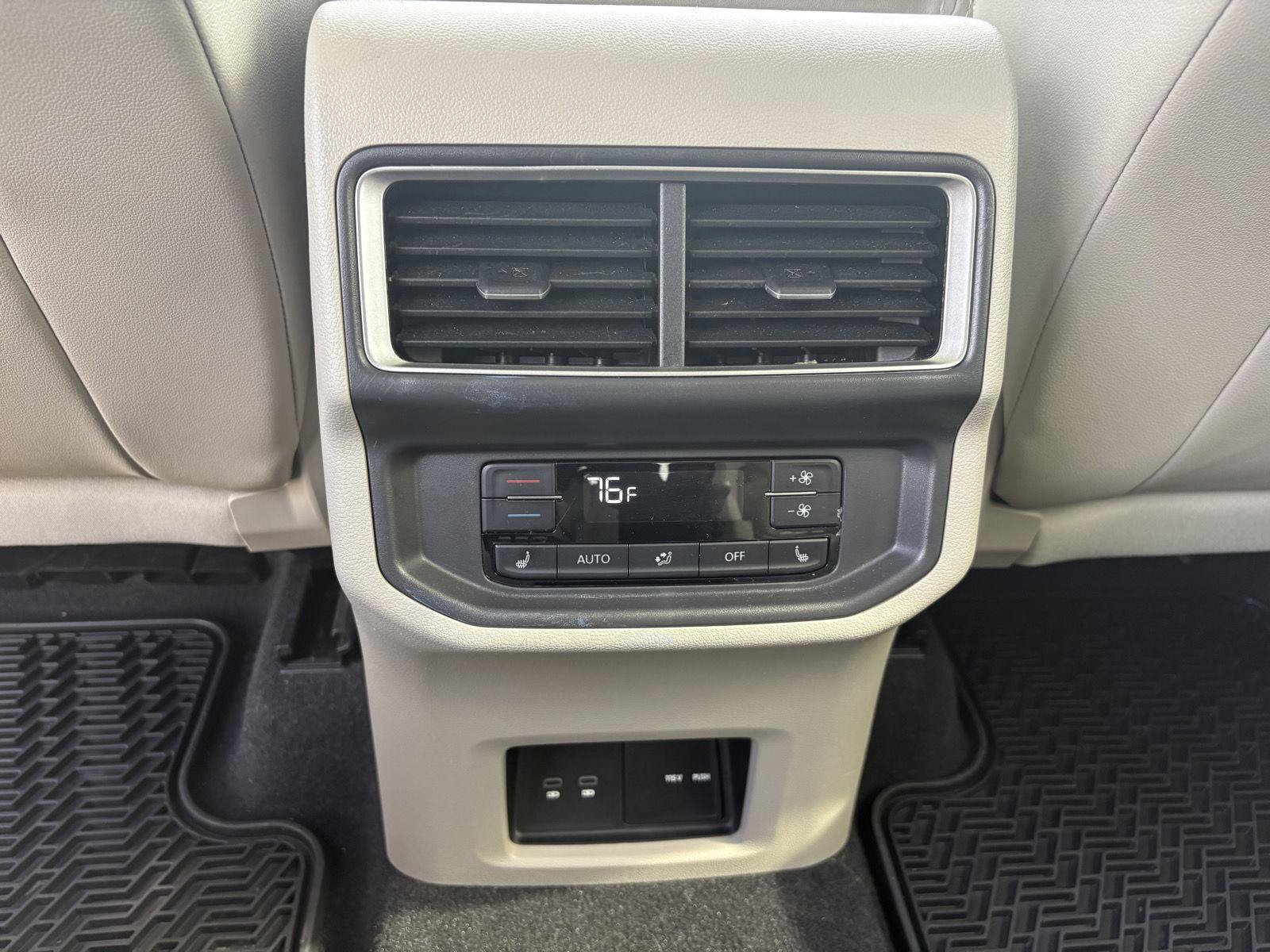 Used 2024 Volkswagen Atlas SEL Premium R-Line AWD/4WD image 7