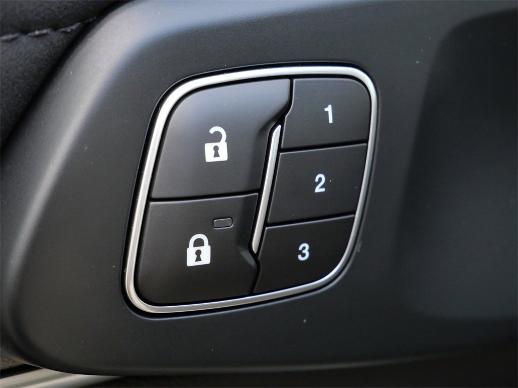 Certified 2025 Ford Ranger Lariat w/ Black Appearance Package image 16