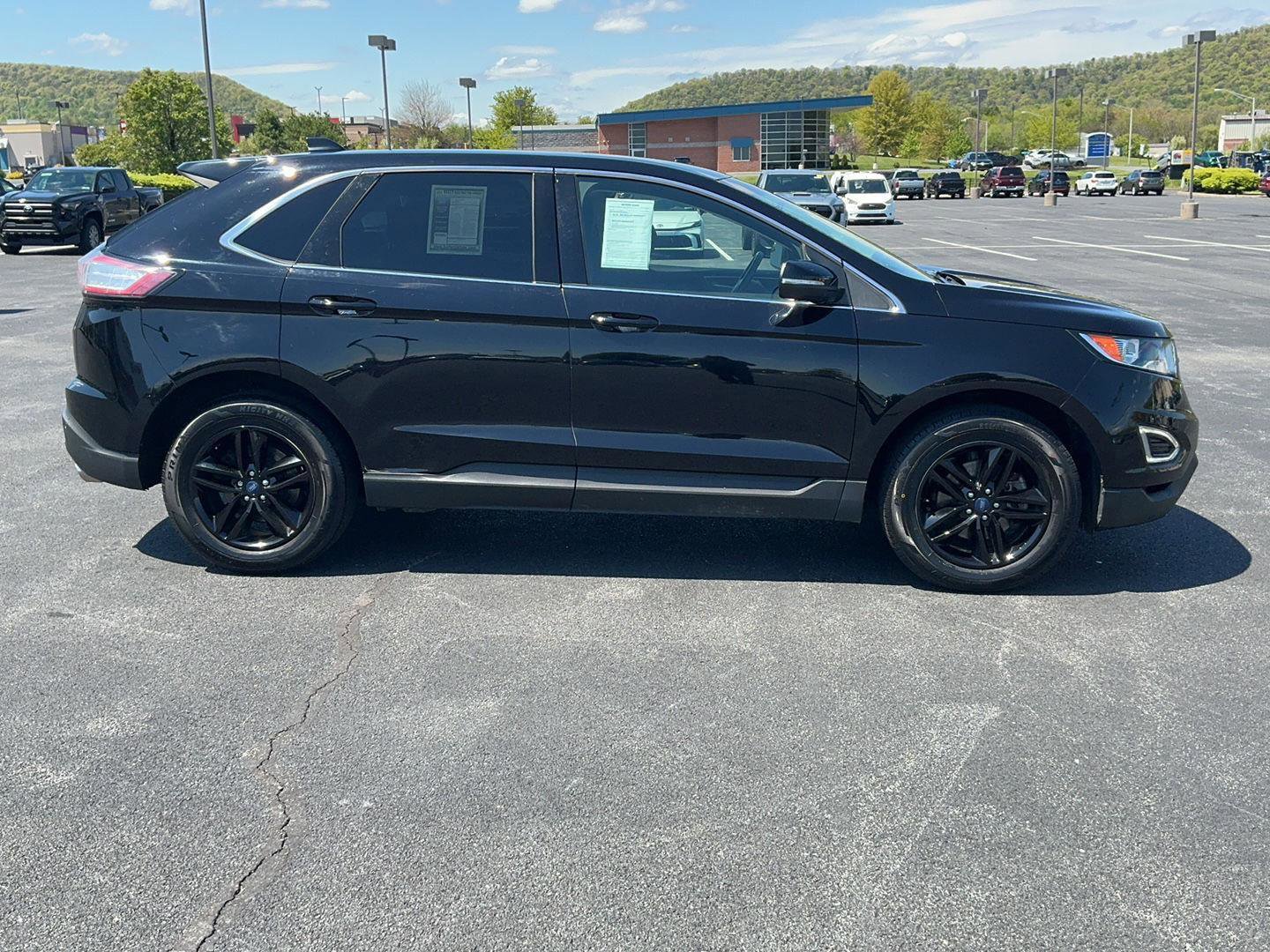 Used 2017 Ford Edge SEL FWD image 4