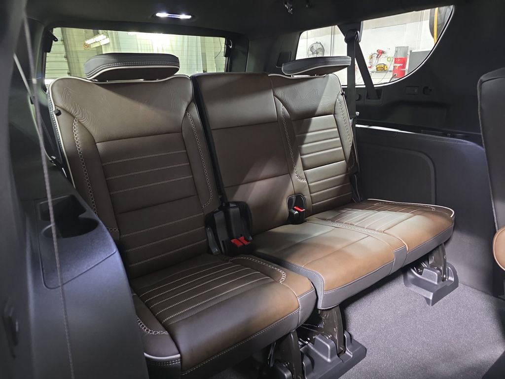 New 2026 GMC Yukon XL Denali Ultimate AWD/4WD image 12