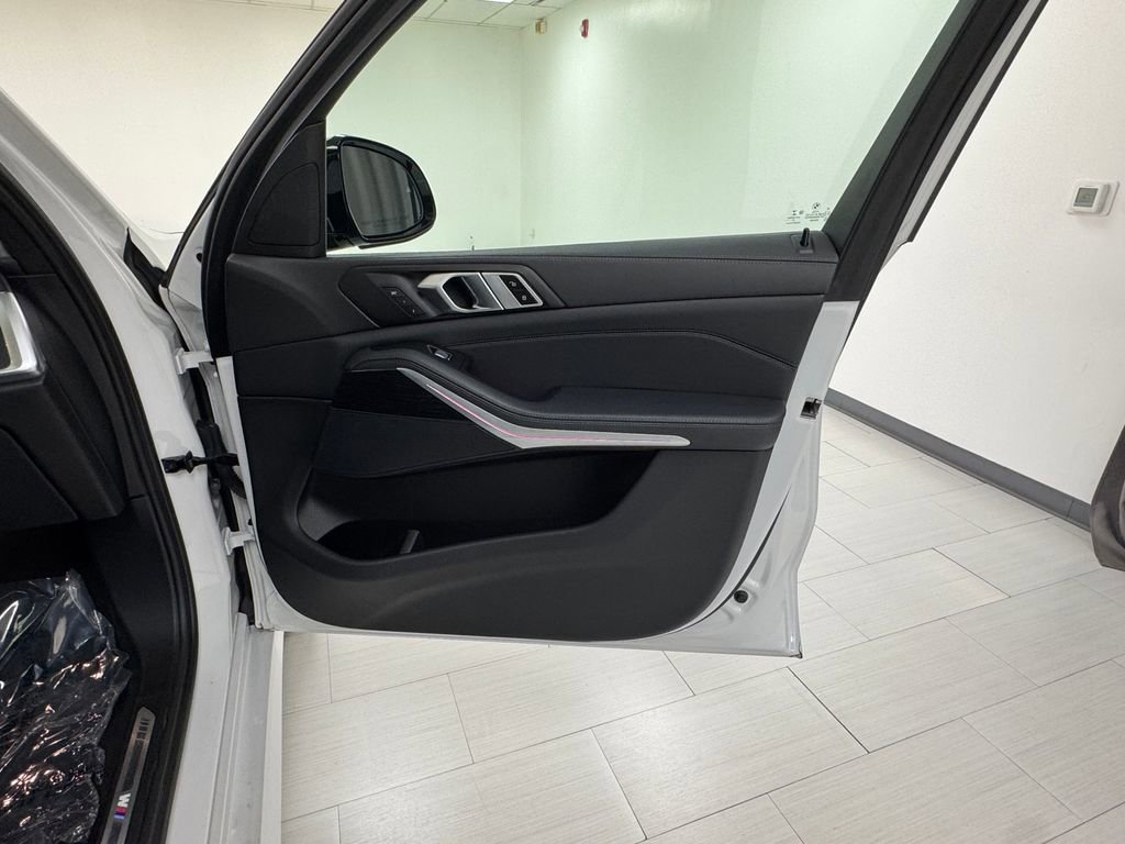 Used 2023 BMW X7 xDrive40i w/ M Sport Package image 14