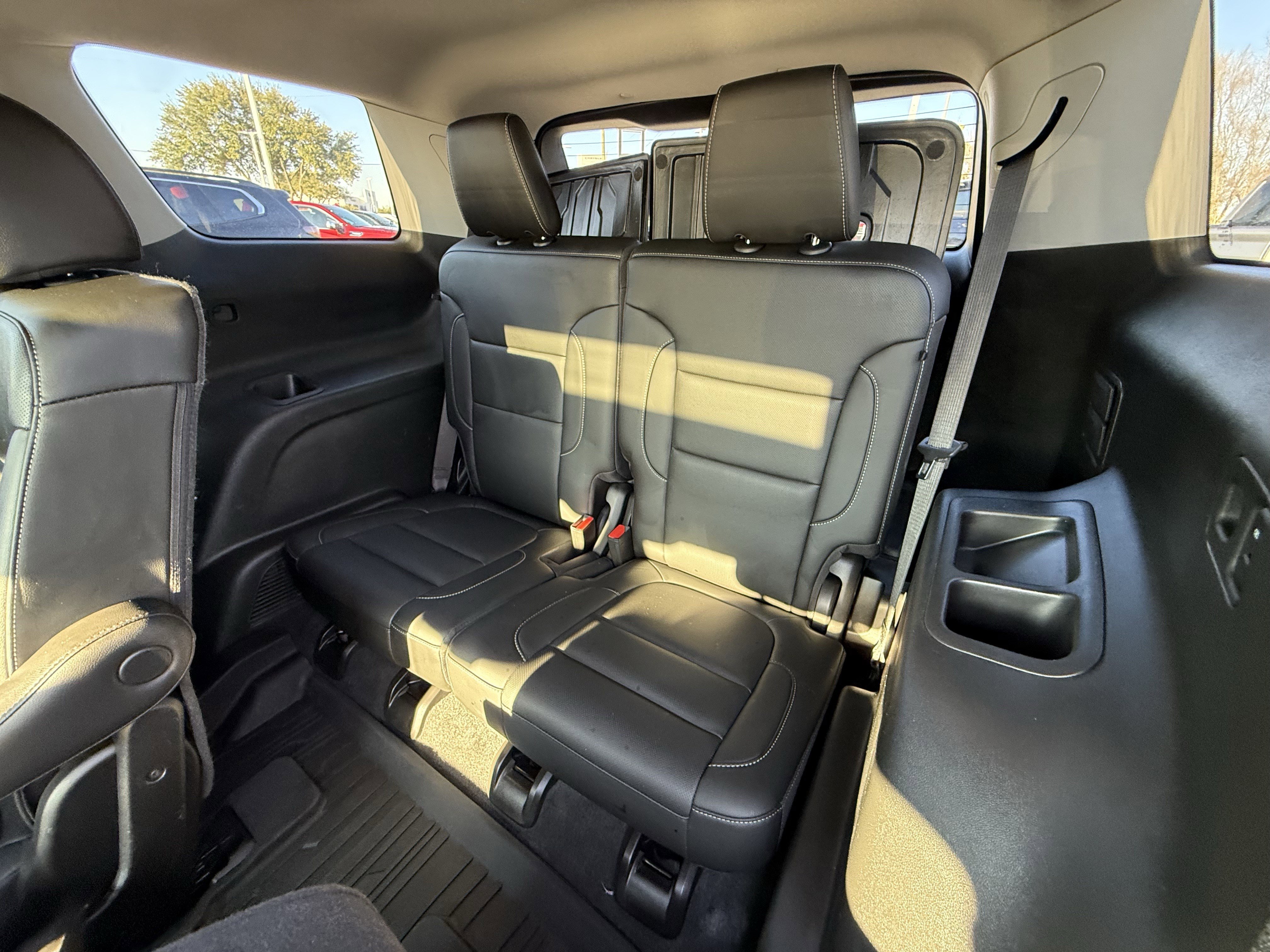 Used 2022 GMC Acadia SLT w/ Elevation Edition image 32