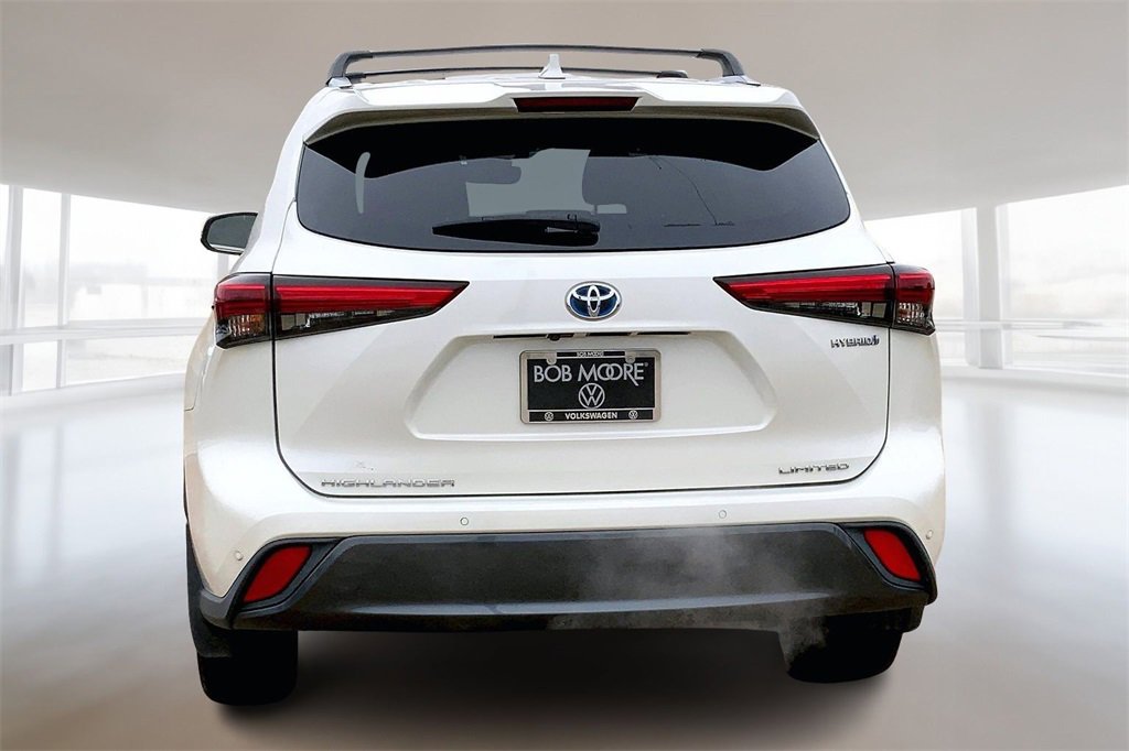 Used 2021 Toyota Highlander Limited image 4