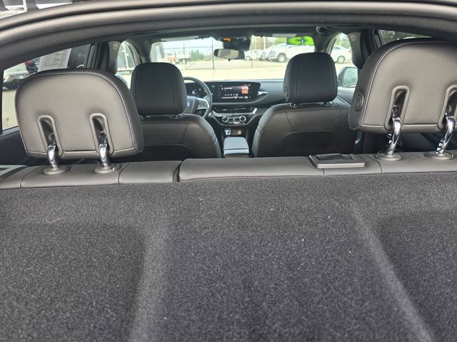 Used 2025 Buick Envista Sport Touring image 27