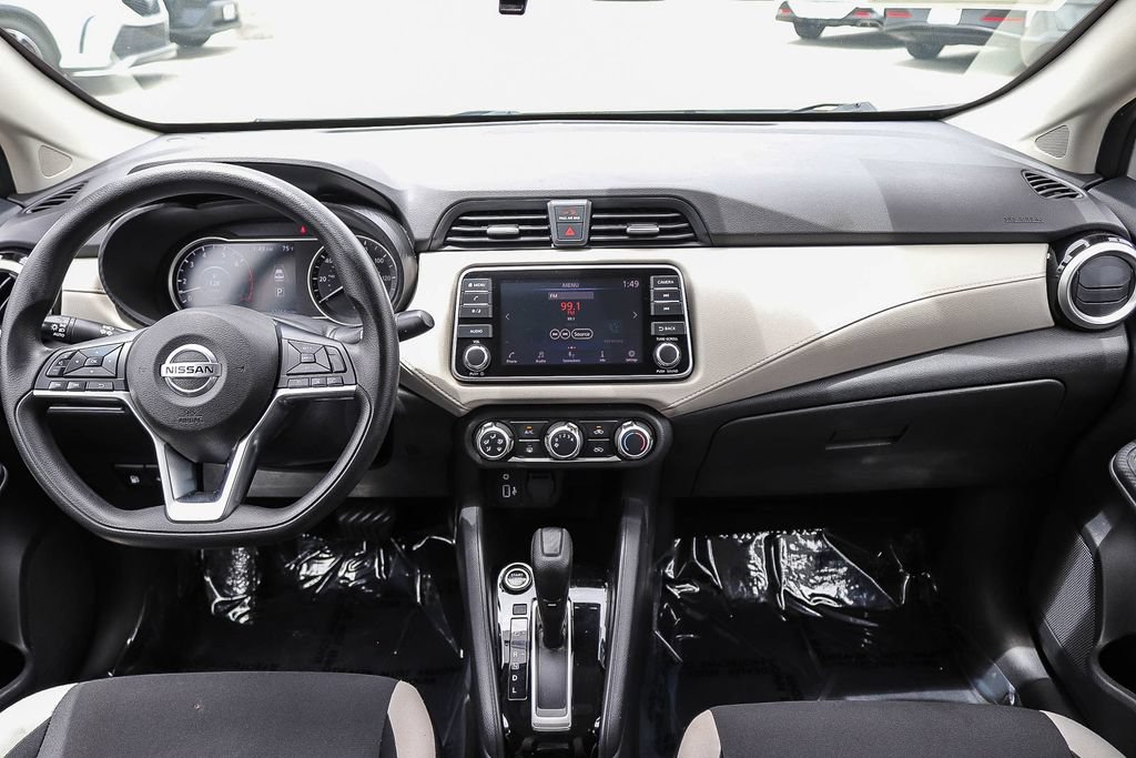 Used 2022 Nissan Versa SV FWD image 14