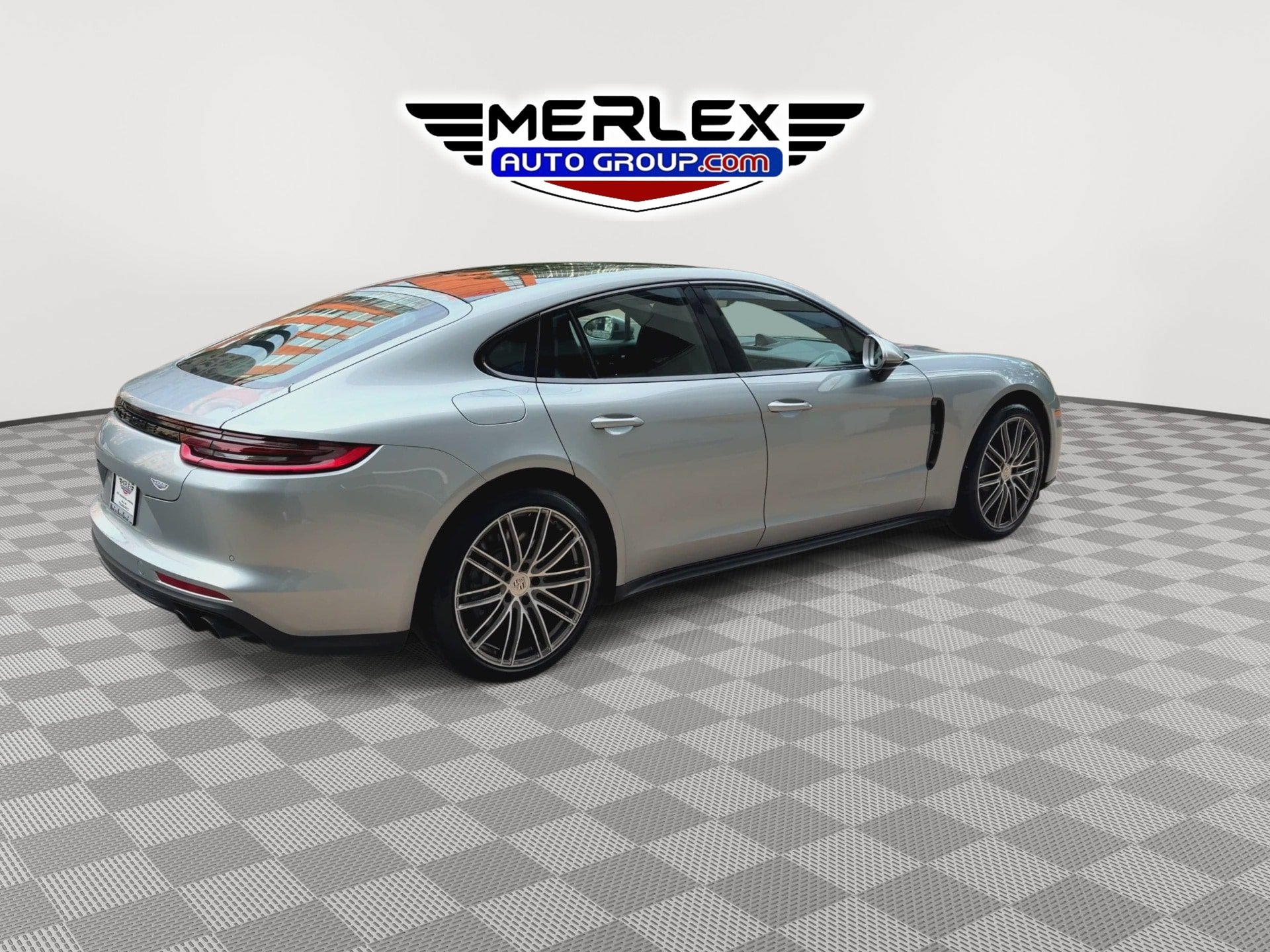 Used 2018 Porsche Panamera 4S w/ Premium Package Plus AWD/4WD image 8