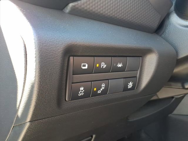 New 2025 Nissan Kicks Play S FWD image 16