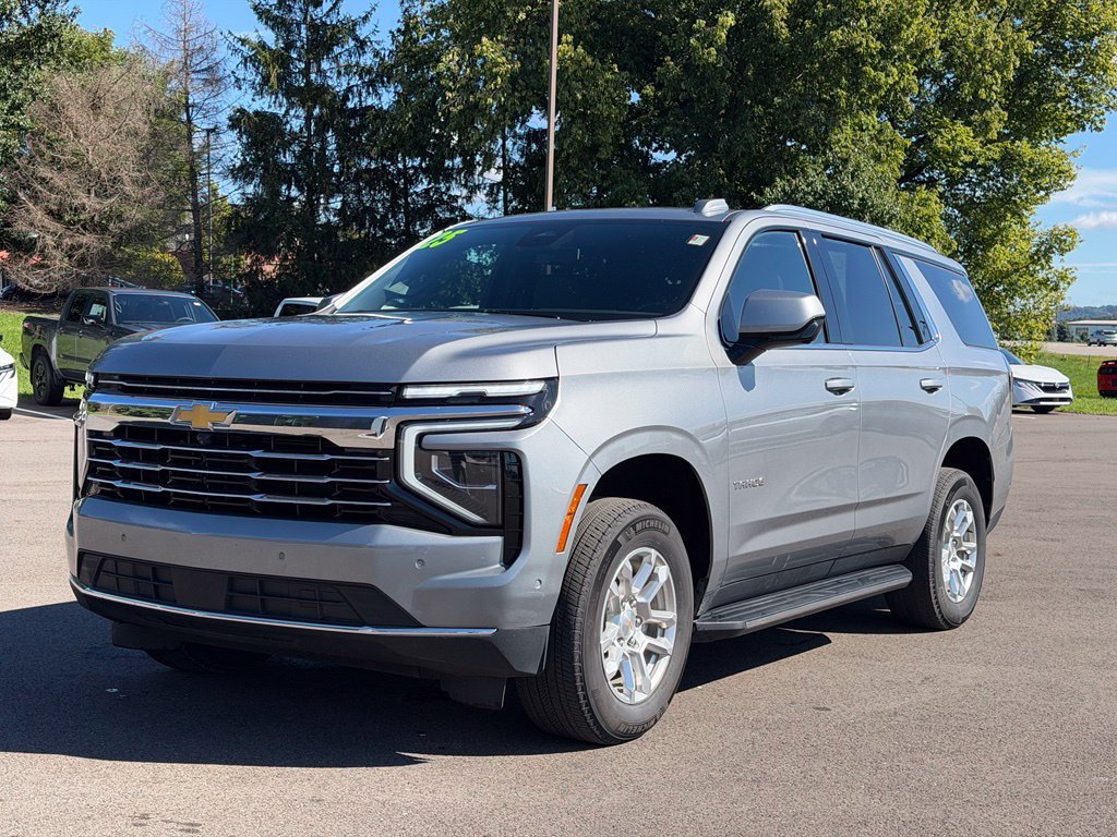 Used 2025 Chevrolet Tahoe LT AWD/4WD image 2