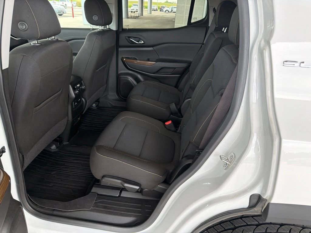 Used 2023 GMC Acadia SLE w/ Driver Convenience Package FWD image 14