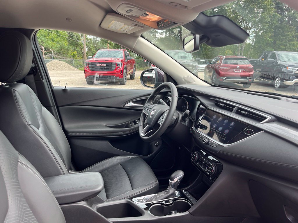 Used 2021 Buick Encore GX Essence AWD/4WD image 38