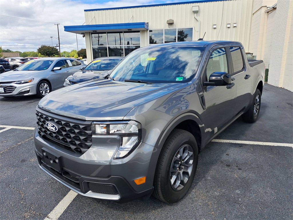 New 2025 Ford Maverick XLT w/ XLT Luxury Package image 3