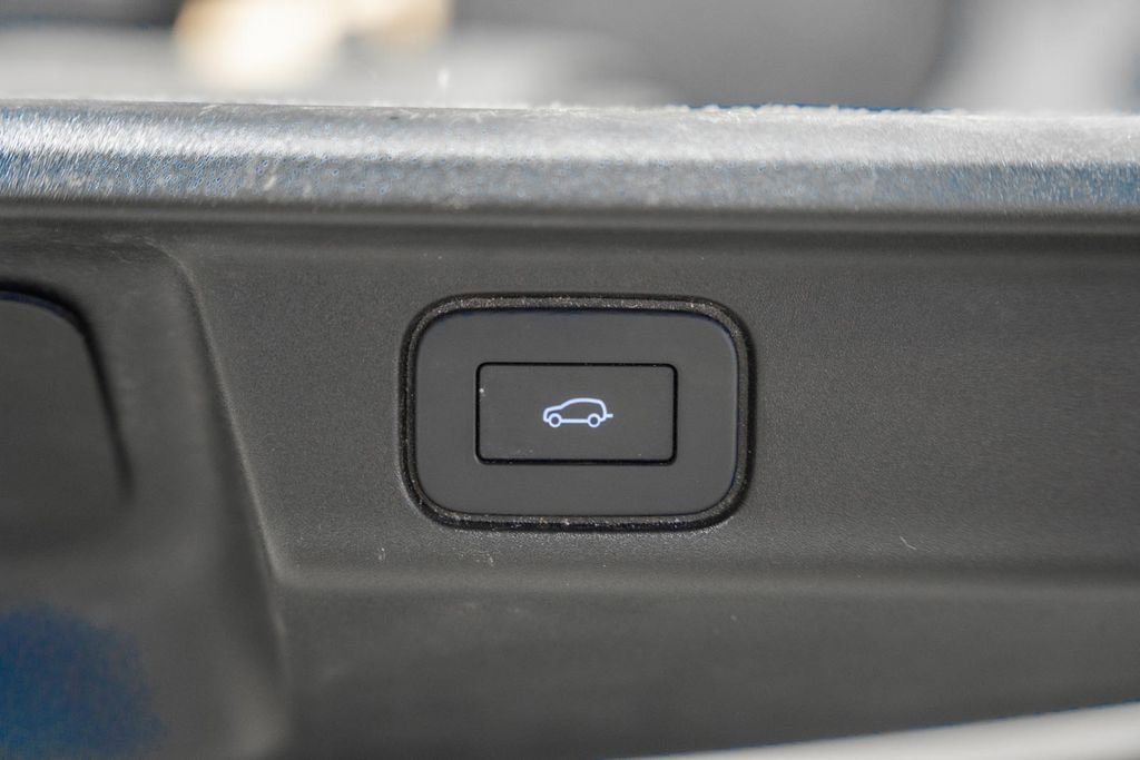 Used 2023 Land Rover Range Rover Long Wheelbase Autobiography image 10