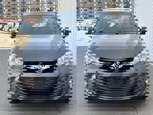 Used 2016 Toyota Camry LE image 8