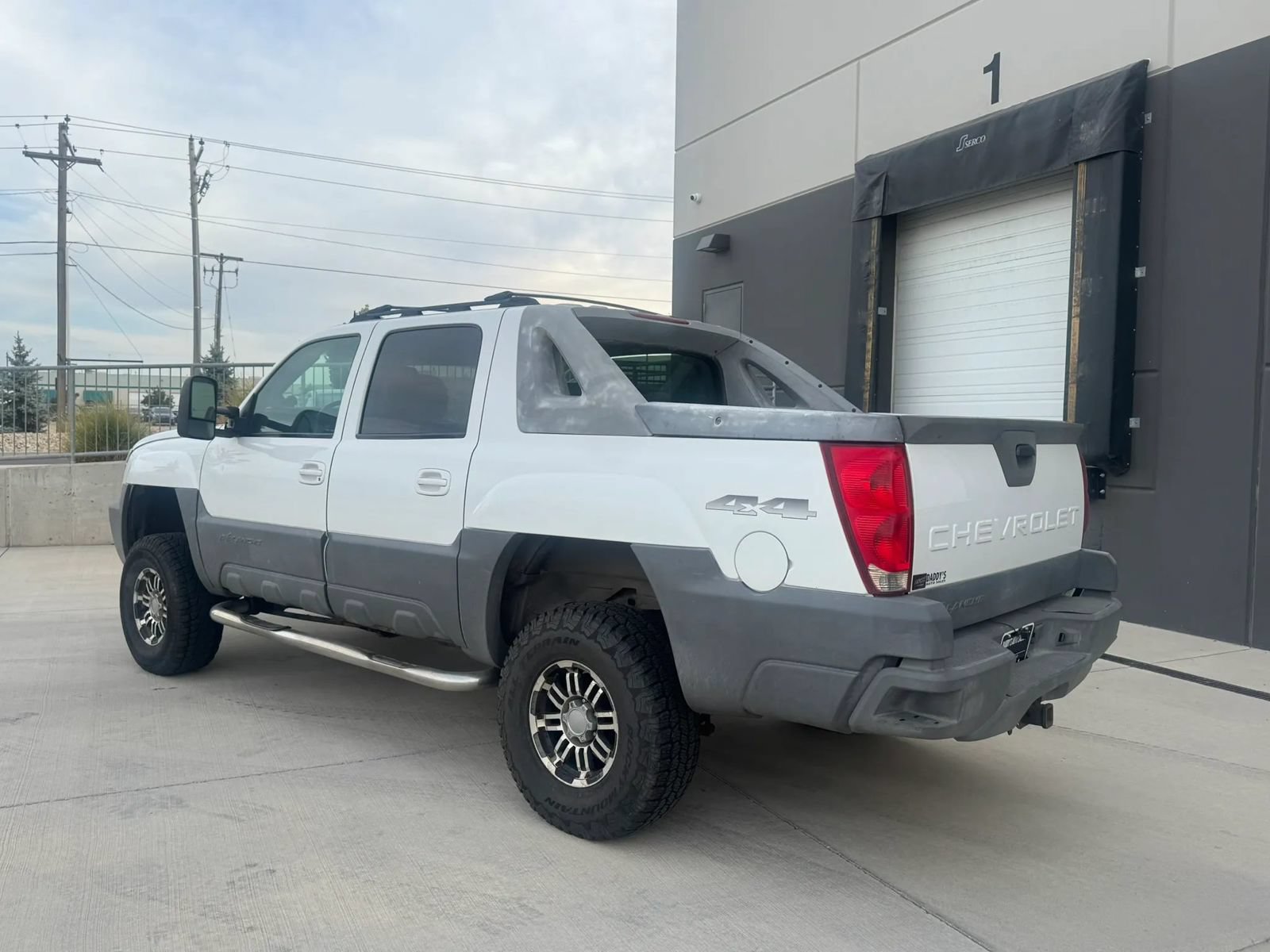 Used 2002 Chevrolet Avalanche 4x4 w/ Convenience Pkg image 3