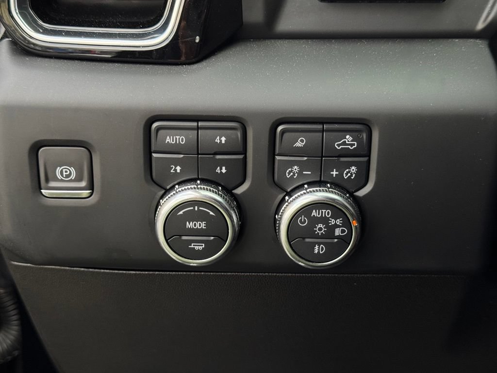 Used 2024 GMC Sierra 2500 Denali Ultimate AWD/4WD image 43