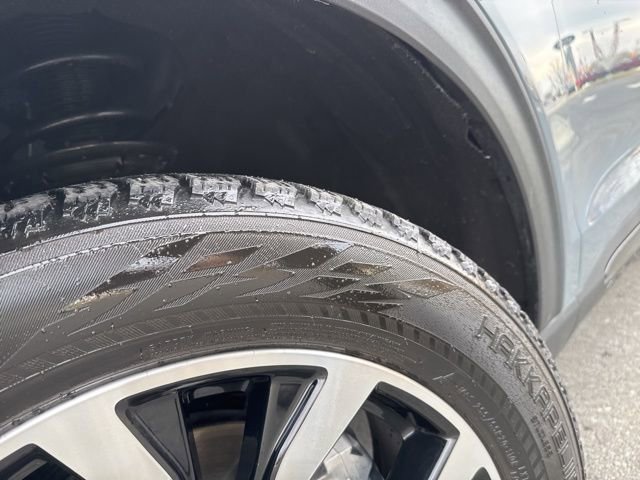 Certified 2025 Ford Explorer ST-Line AWD/4WD image 13