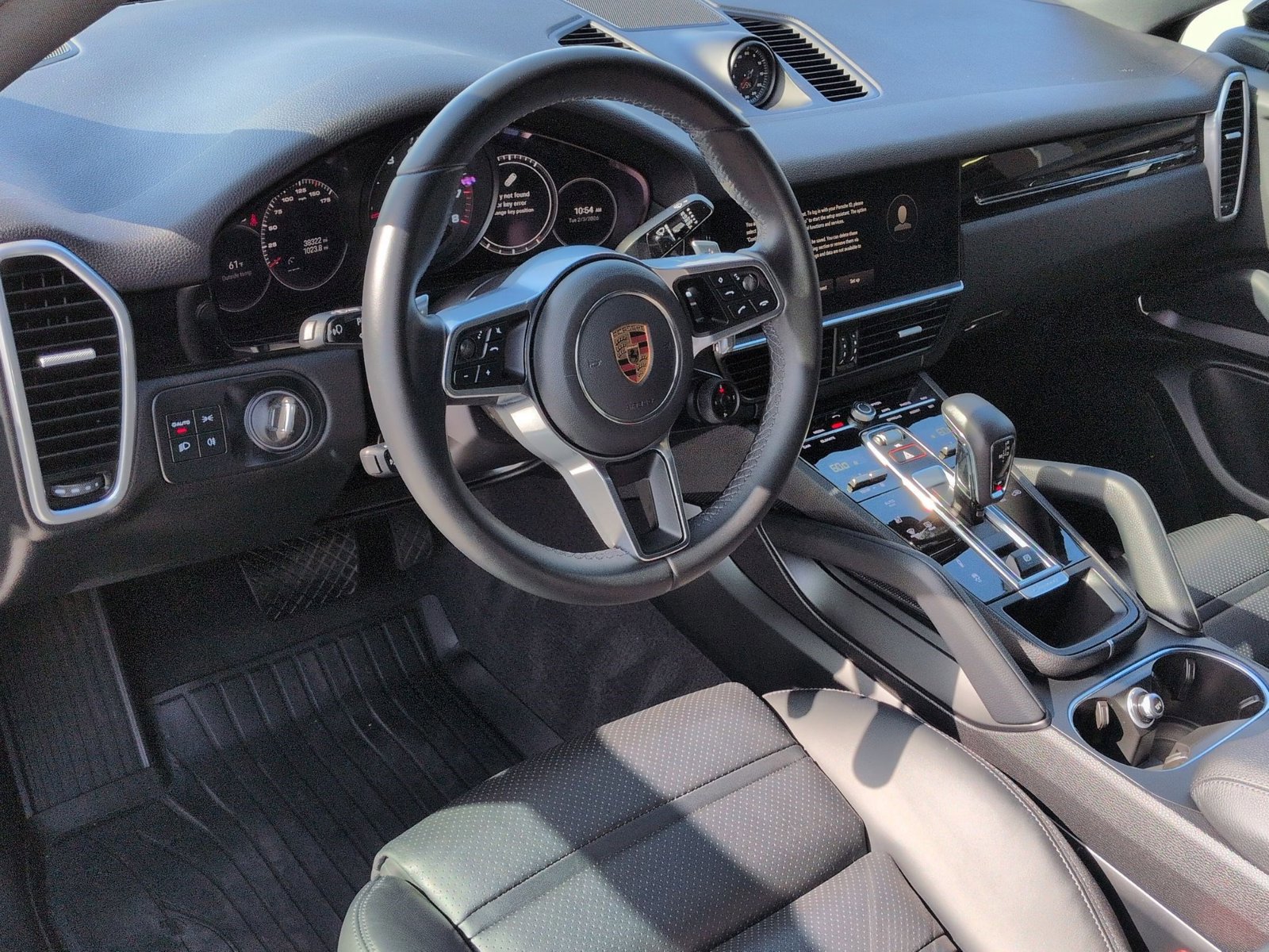 Certified 2023 Porsche Cayenne Platinum Edition w/ Premium Package image 4