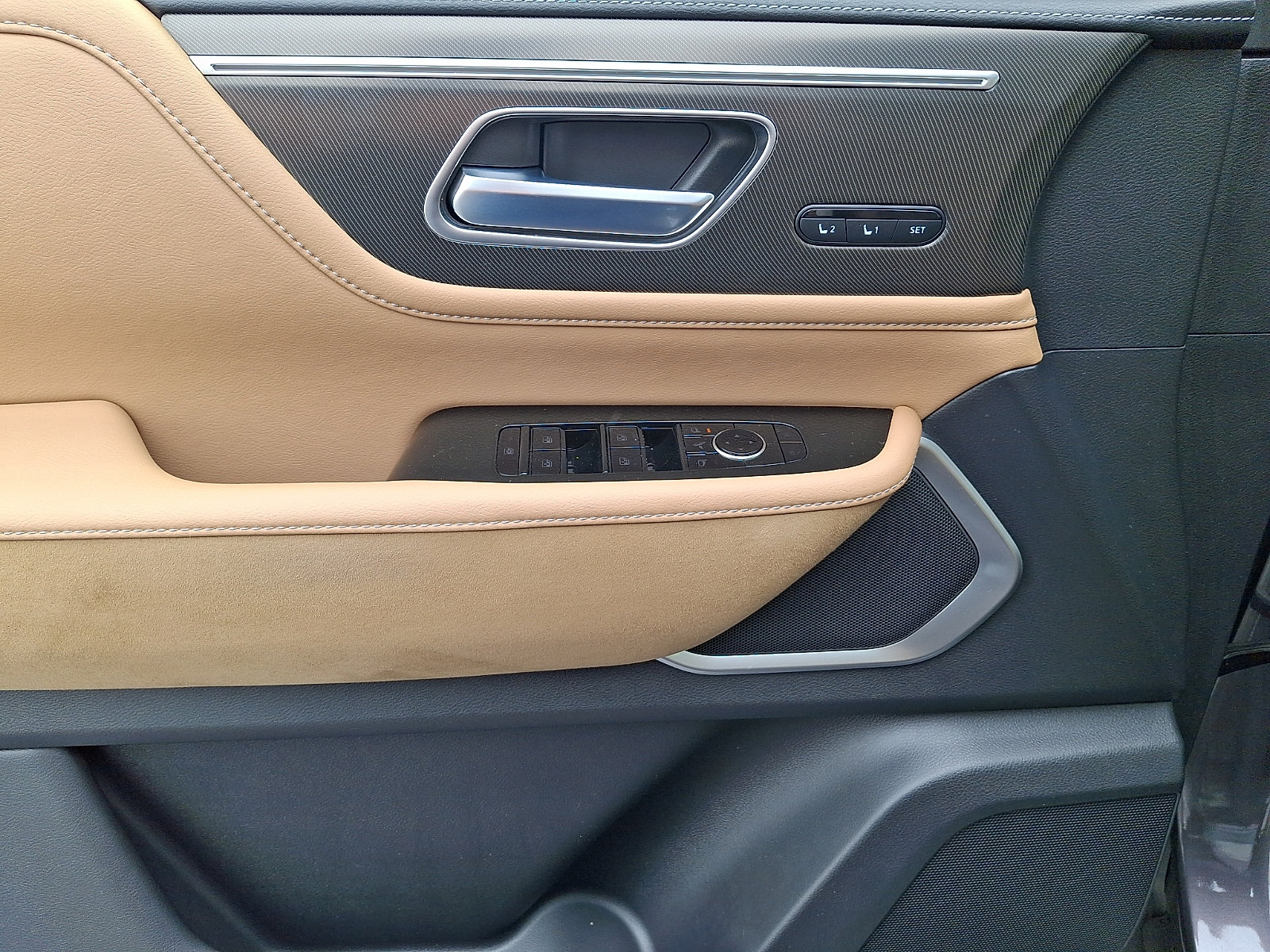 Certified 2025 INFINITI QX80 Luxe AWD/4WD image 17
