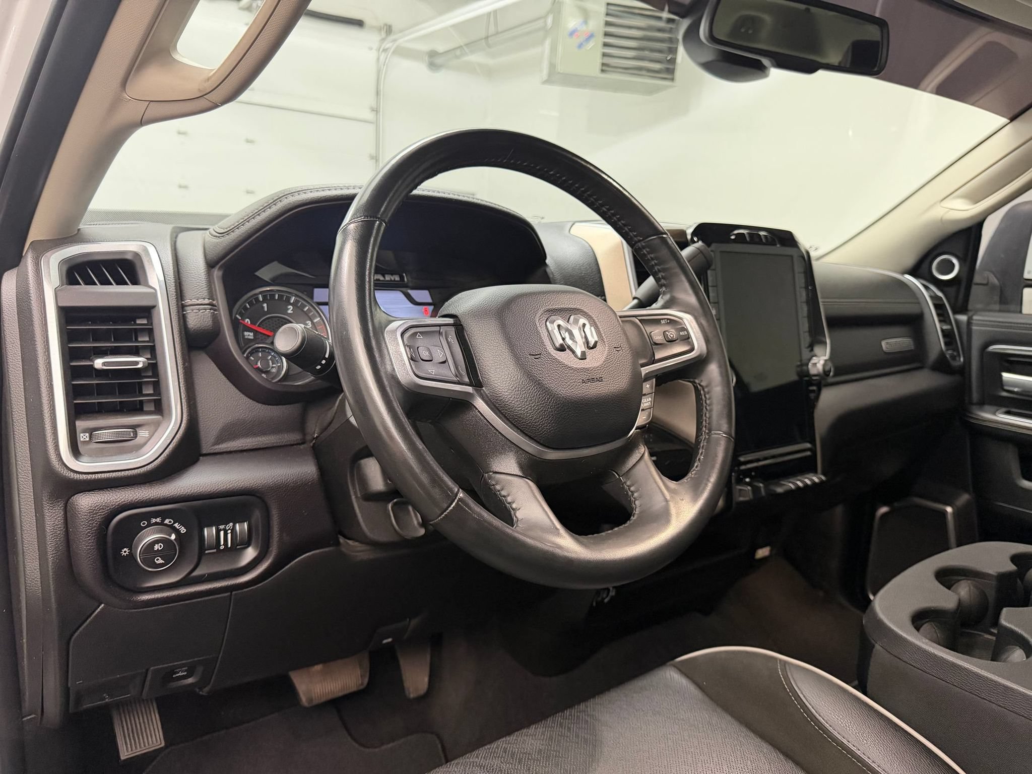Used 2023 RAM 3500 Laramie AWD/4WD image 4