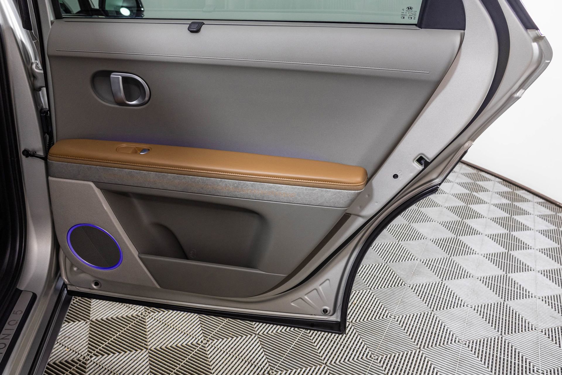 Used 2024 Hyundai Ioniq 5 Limited image 46