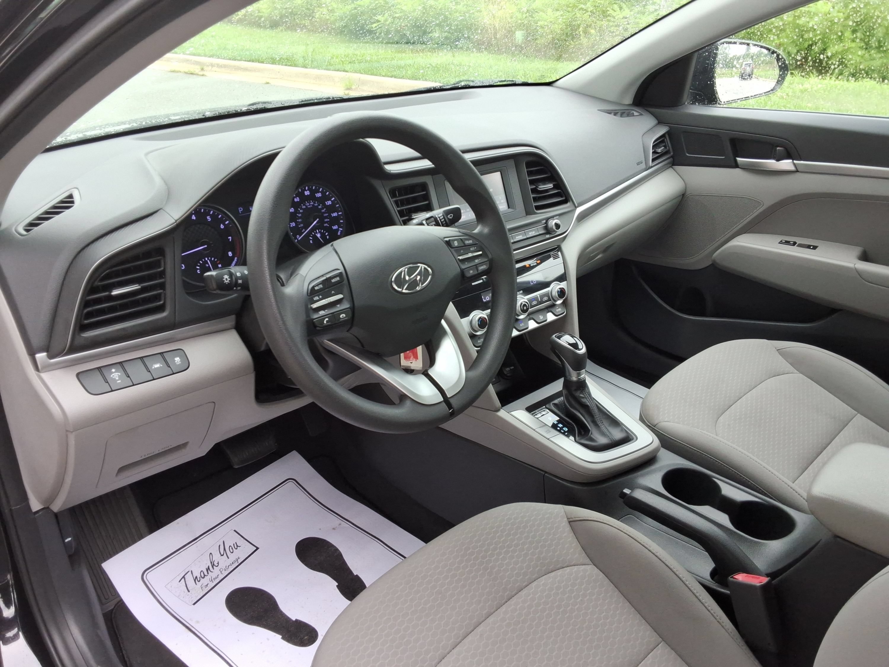 Used 2020 Hyundai Elantra SE FWD image 26