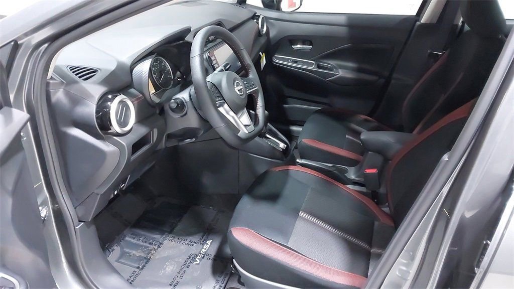 Used 2025 Nissan Versa SR w/ Trunk Package image 19