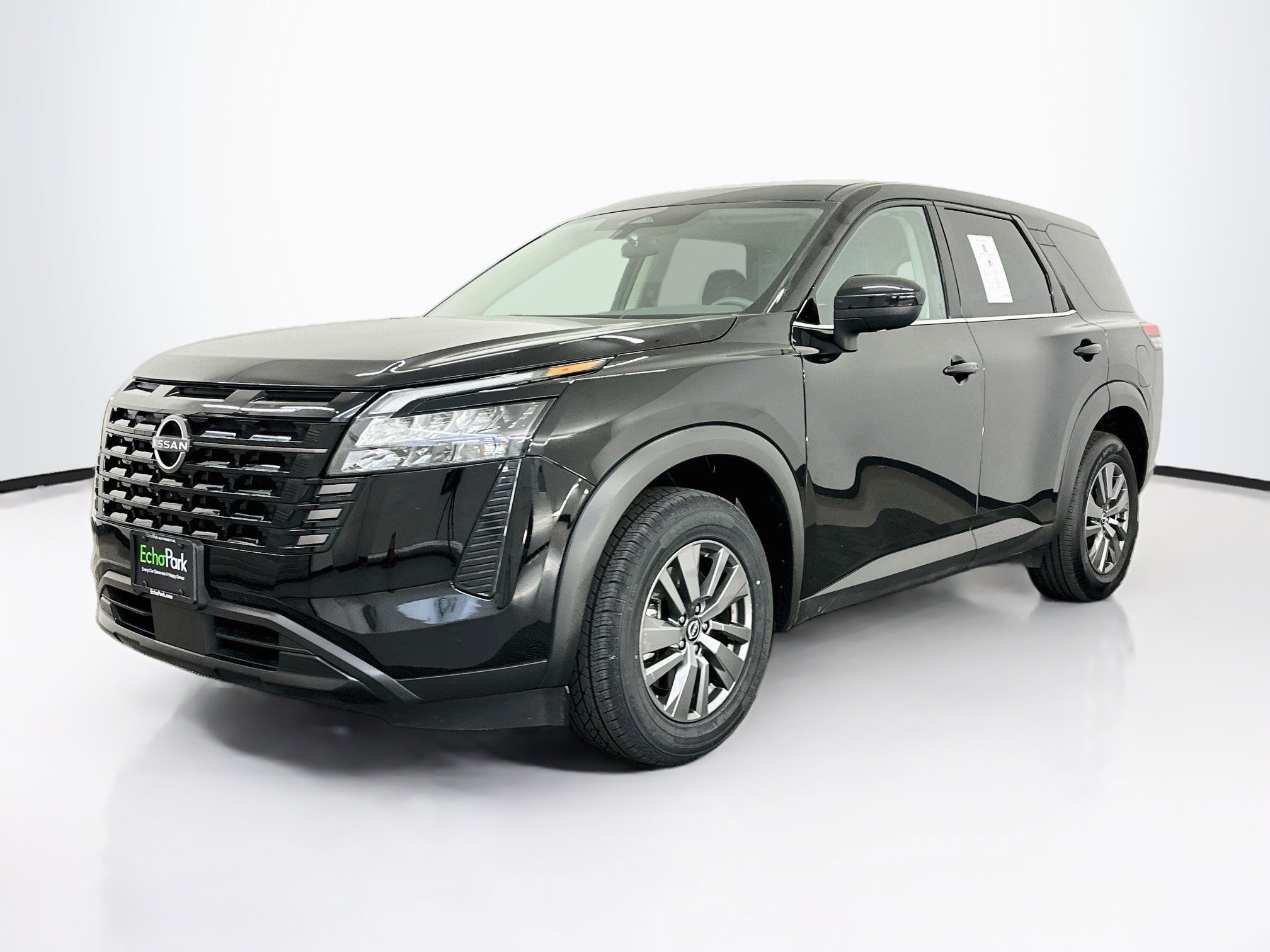 Used 2026 Nissan Pathfinder S AWD/4WD image 3